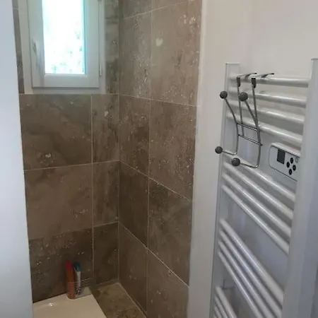 Appartement En Bordure De Sorgue LʼIsle-sur-la-Sorgue Buitenkant foto