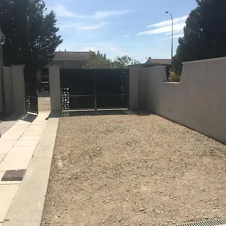 Appartement En Bordure De Sorgue LʼIsle-sur-la-Sorgue Buitenkant foto